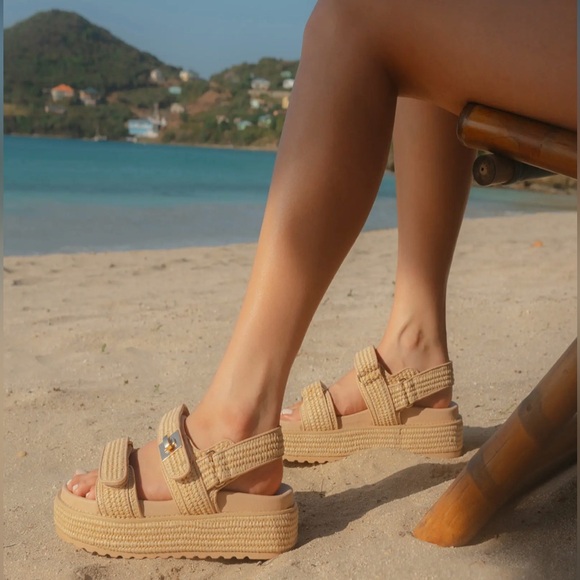 Steve Madden Shoes - NIB [Steve Madden] Bigmona Natural Raffia Textured Platform Sandal Women’s 7